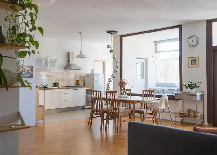 Family Apartment In The City Centre - Free Parking Garage